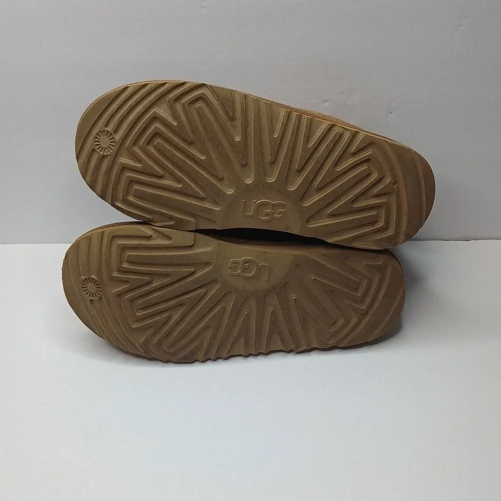 UGG Neumel Chukka Boots Kids Size 4 Chestnut Brown Suede Lace Up 1017320K‎